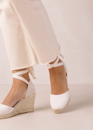 Women's Alohas Clara by Day Canvas Espadrille Wedges Espadrilles White NZ | Y3J-9800