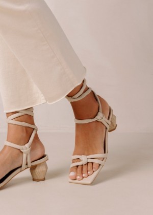 Women's Alohas Creative Leather Strappy Sandals With Block Heel Heels White NZ | N7T-7614