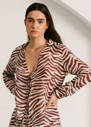 Women's Alohas Rumours Oversized Animal Print Safari Shirt Shirts Brown / White NZ | A2I-1271