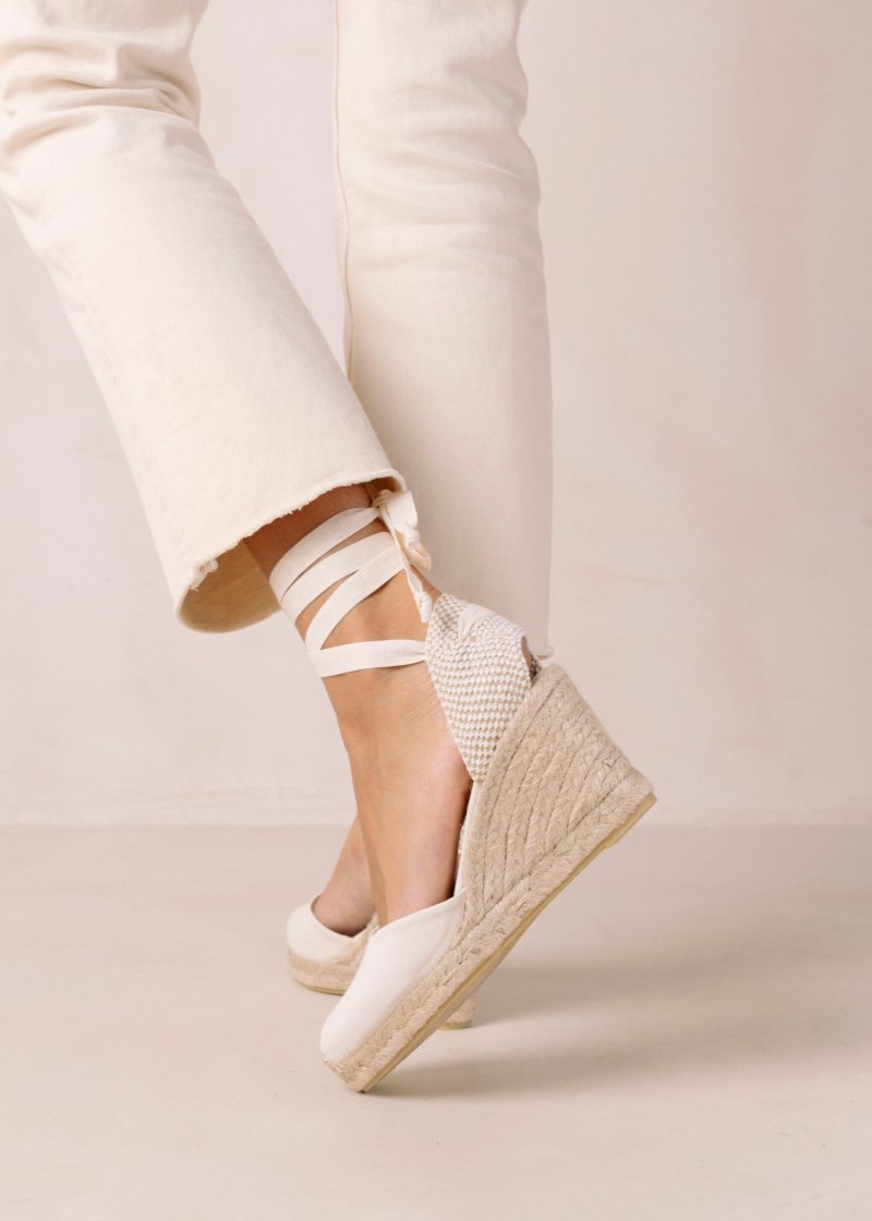 Women's Alohas Clara by Day Canvas Espadrille Wedges Sandals White NZ | I1Q-2410