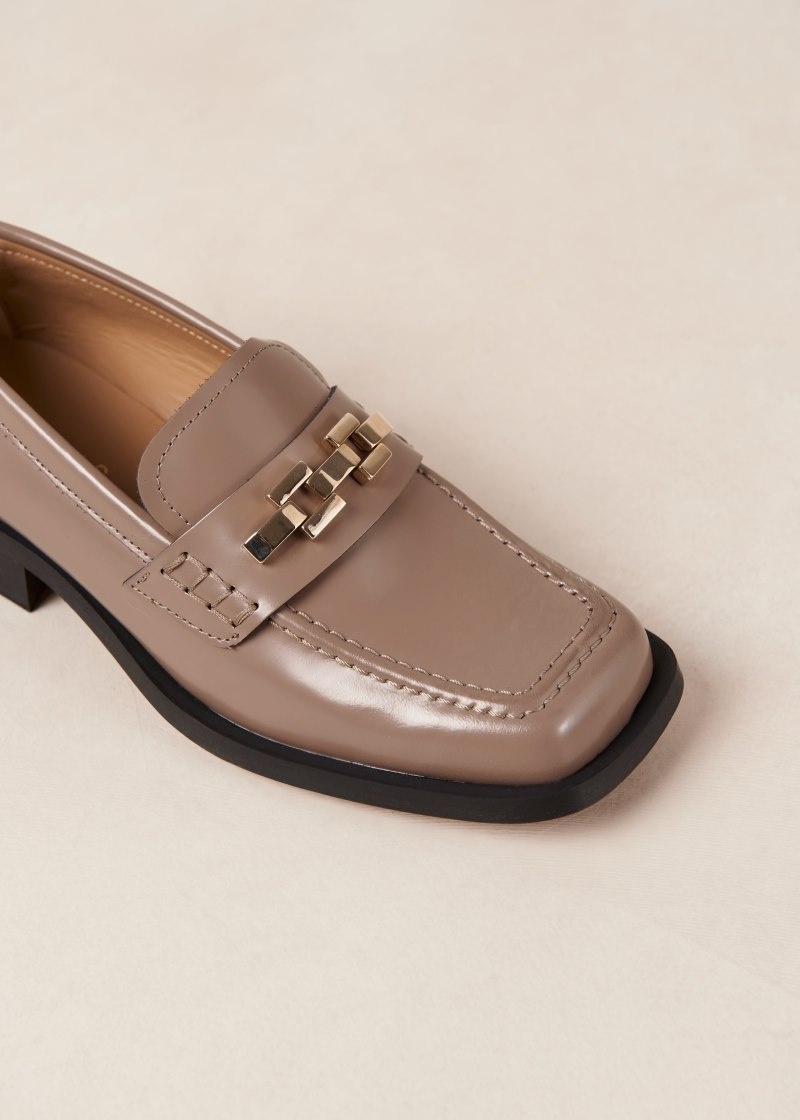 Women's Alohas Elliot Leather Loafers With Chain Loafers Brown NZ | J7E-3796