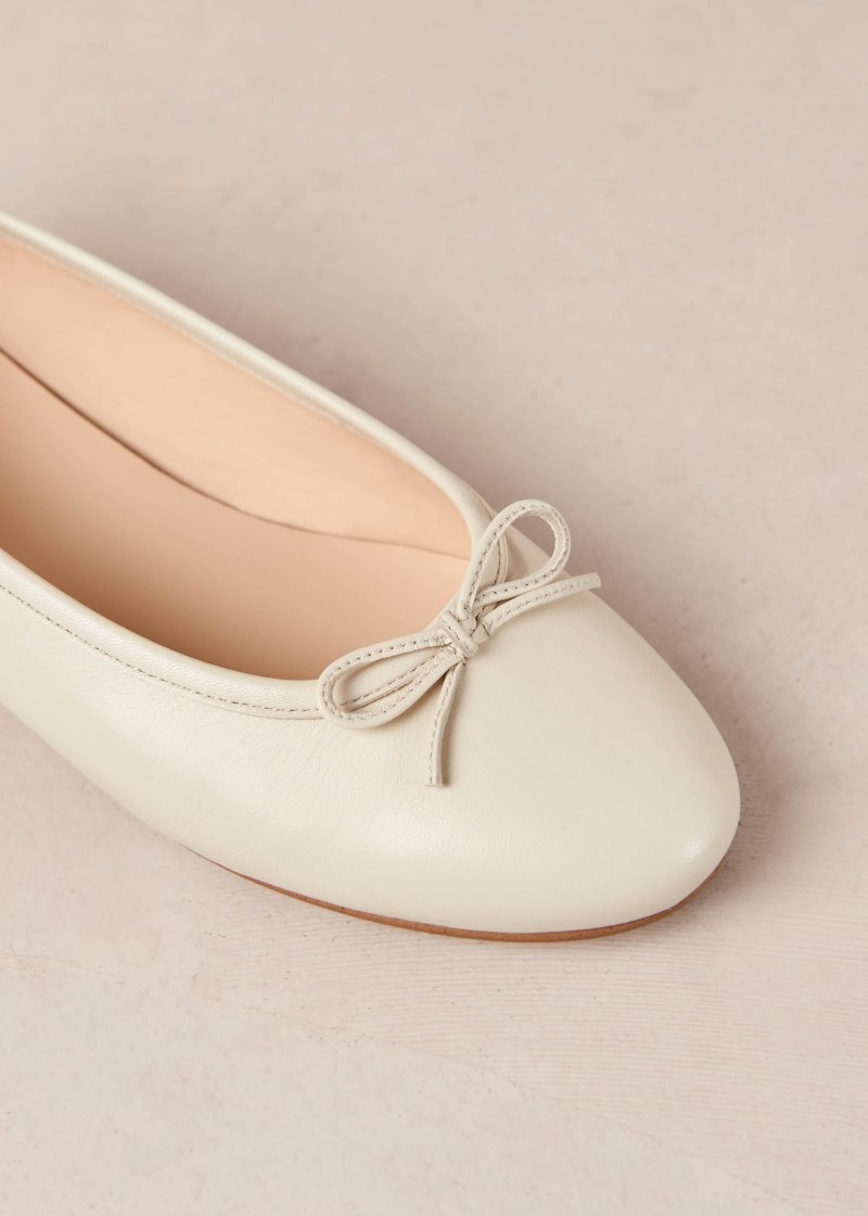 Women's Alohas Oriana Ballet Flats Ballet Flats Cream NZ | R7O-0230