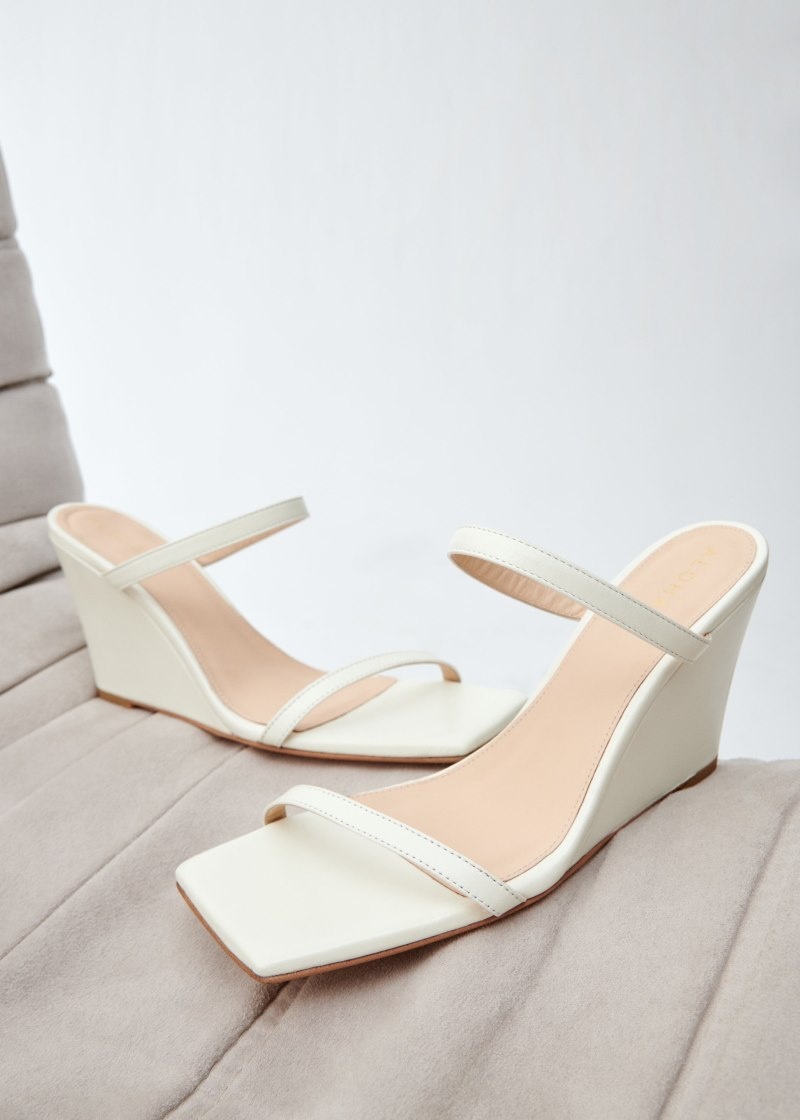 Women's Alohas Paixao Leather Wedge Mules Heels Cream NZ | O0I-0507