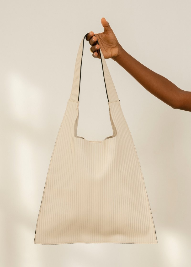 Women's Alohas The L Pleated Ribbed Effect Leather Tote Bag Tote Bags White NZ | M7C-2918