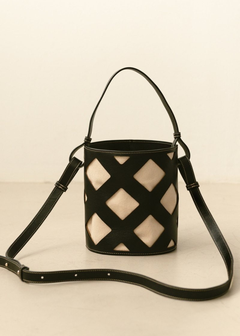 Women's Alohas The U Venti Waffle Leather Bucket Bag With Laser-cut Details Handbags Black NZ | R3D-8498