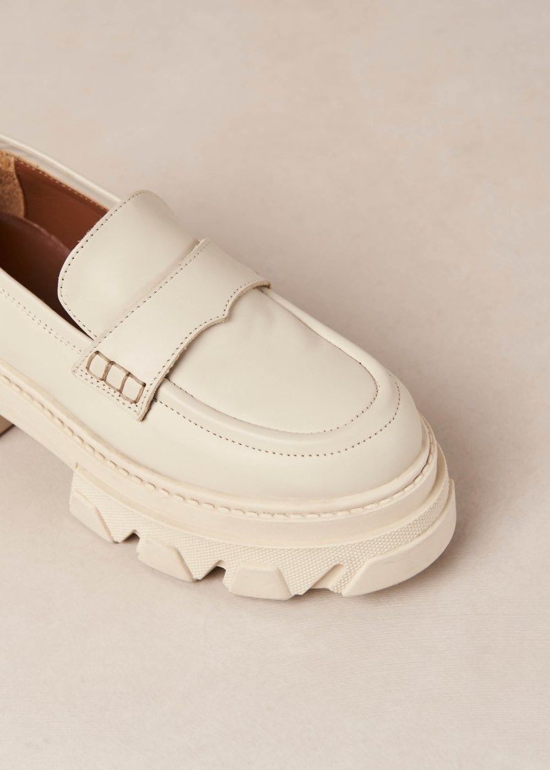 Women's Alohas Trailblazer Leather Chunky Loafers Loafers White / Cream NZ | T7Y-5466