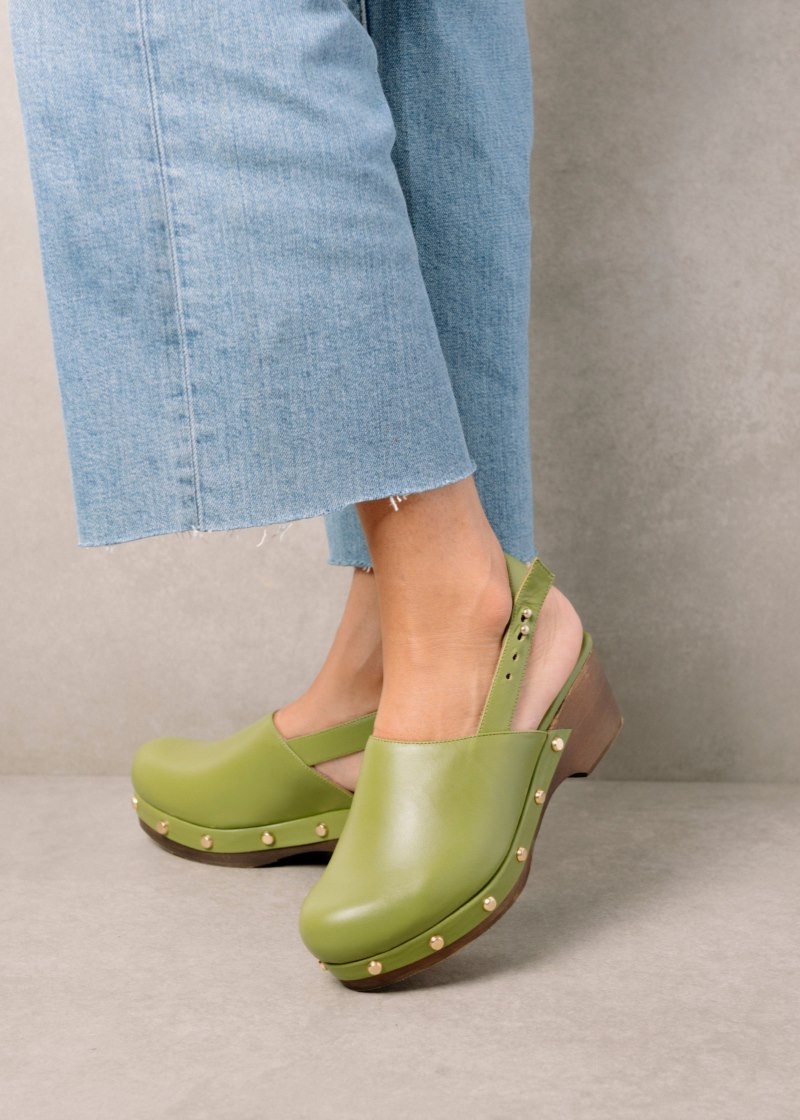 Women's Alohas Vinyl Leather Clogs With Wooden Heel Clogs Green NZ | P9H-8870