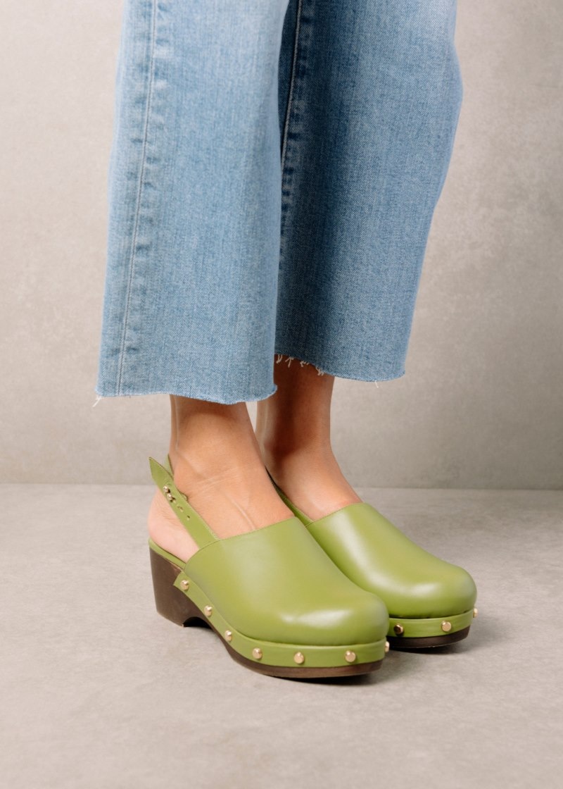 Women's Alohas Vinyl Leather Clogs With Wooden Heel Clogs Green NZ | P9H-8870