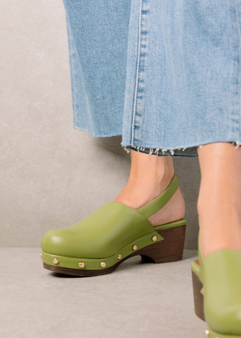 Women's Alohas Vinyl Leather Clogs With Wooden Heel Clogs Green NZ | P9H-8870